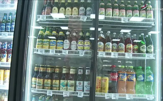 全自動(dòng)貼標(biāo)機(jī)設(shè)備,立式貼標(biāo)機(jī),標(biāo)簽貼標(biāo)機(jī)